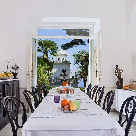 Luxury Villa Excelsior Parco Капри Ресторант снимка