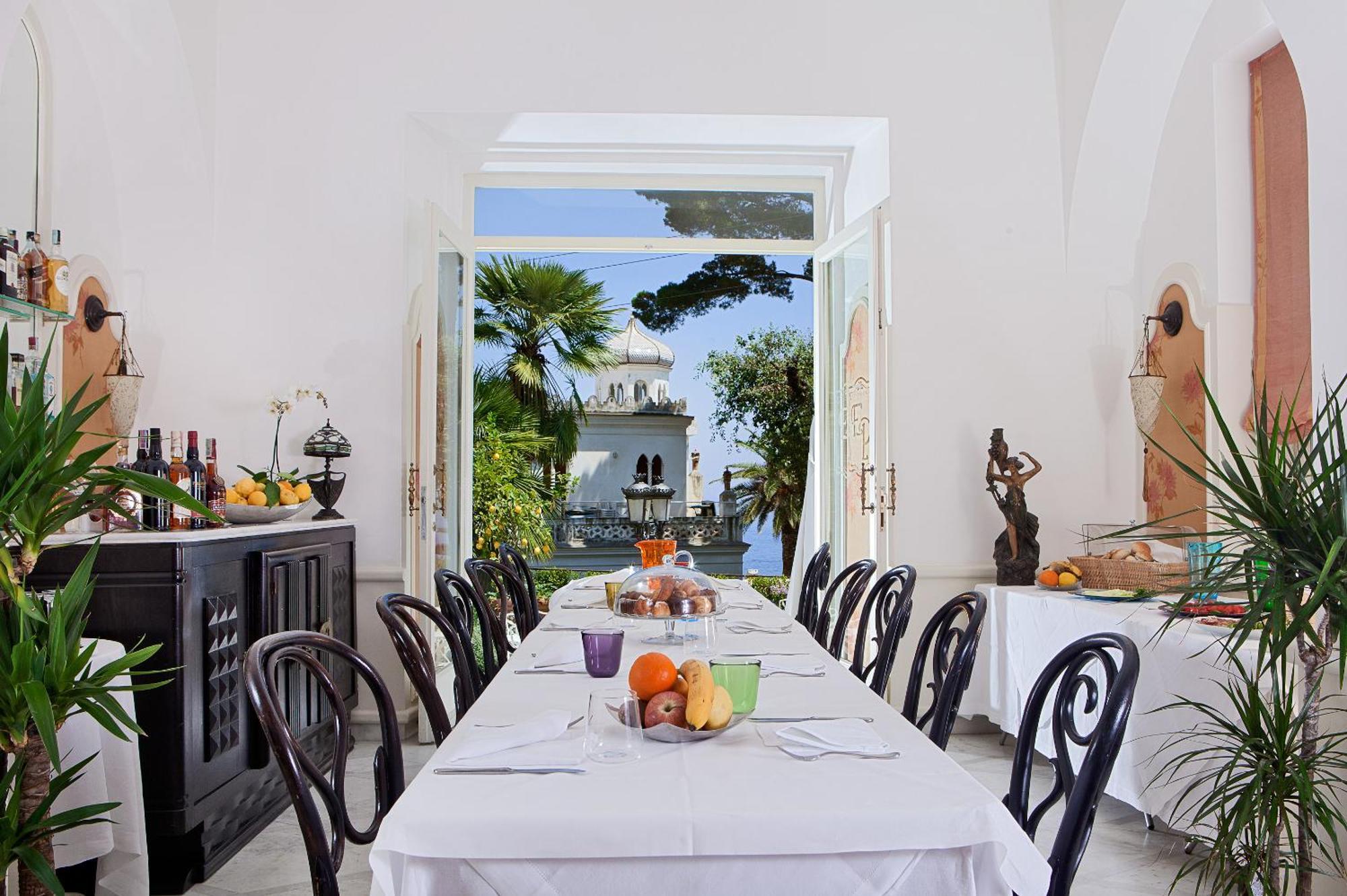 Luxury Villa Excelsior Parco Капри Ресторант снимка